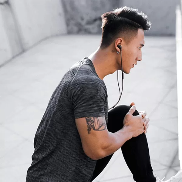 JBL Endurance Run 2 Wired - Waterproof Wired Sports in-Ear Headphones, Pure Bass Sound, Hands-free calls, Never hurt. Never fall out. 