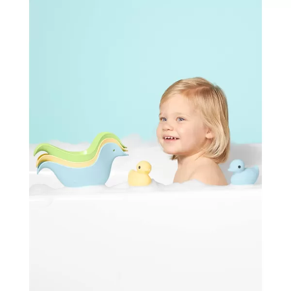 imageSimple Joys by Carters Duck Rinse Cups and Squirties Bath Toy Bundle