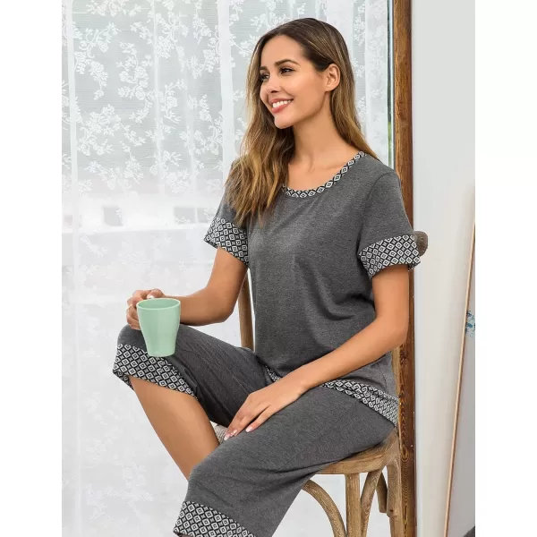 HOTOUCH Womens Pajama Set Stylish Print ONeck Short Sleeves Top with Capri Pants Sleepwear Pjs Sets