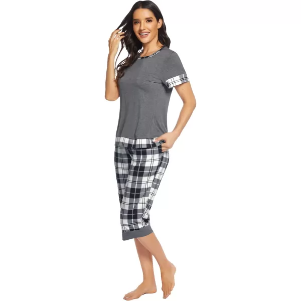 imageHOTOUCH Womens Pajama Set Stylish Print ONeck Short Sleeves Top with Capri Pants Sleepwear Pjs SetsBlack Plaid