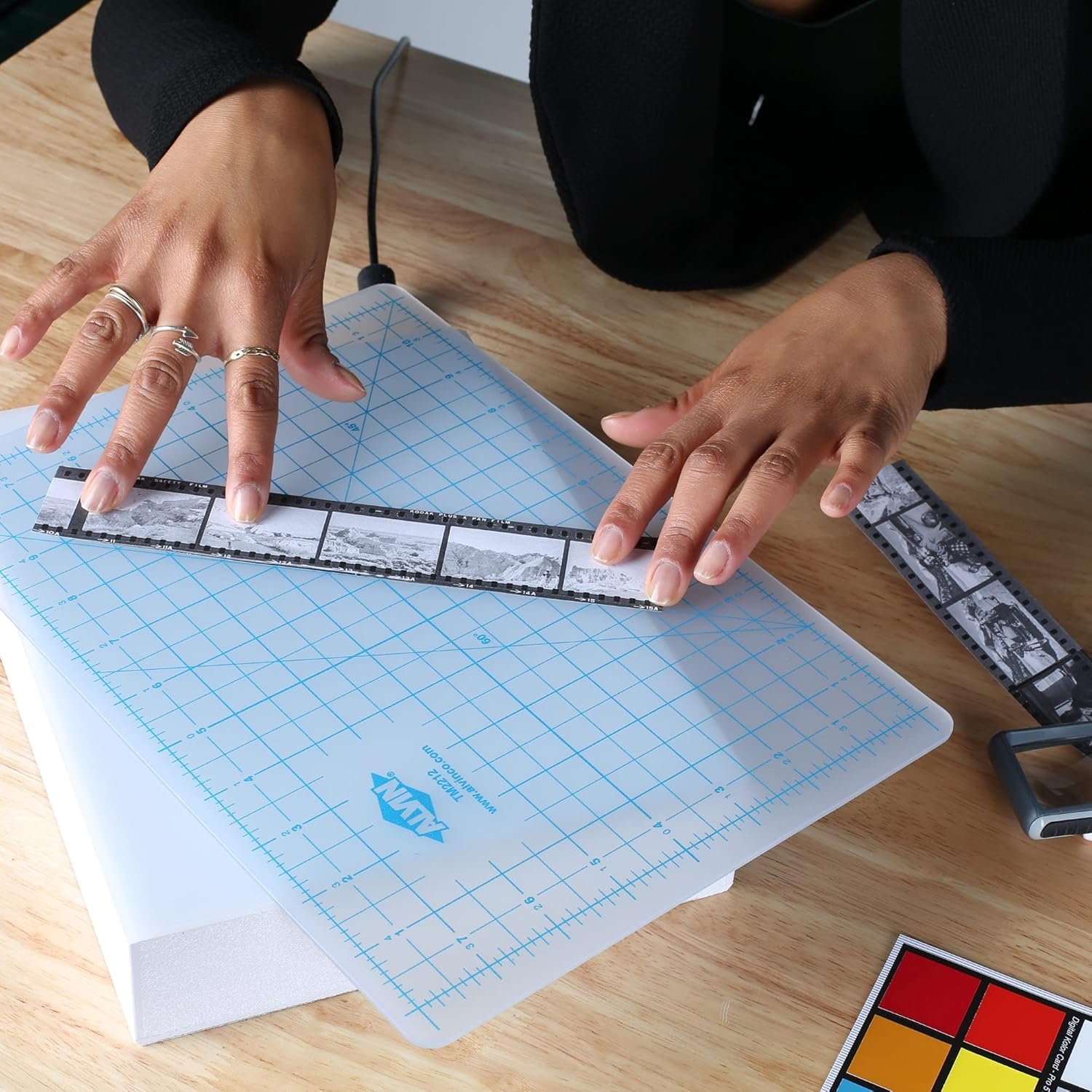 ALVIN TM Translucent Cutting Mat 18 x 24 inch  3mm Layer with Grid on 1 Side  Light Box Compatible  Model TM2224Translucent