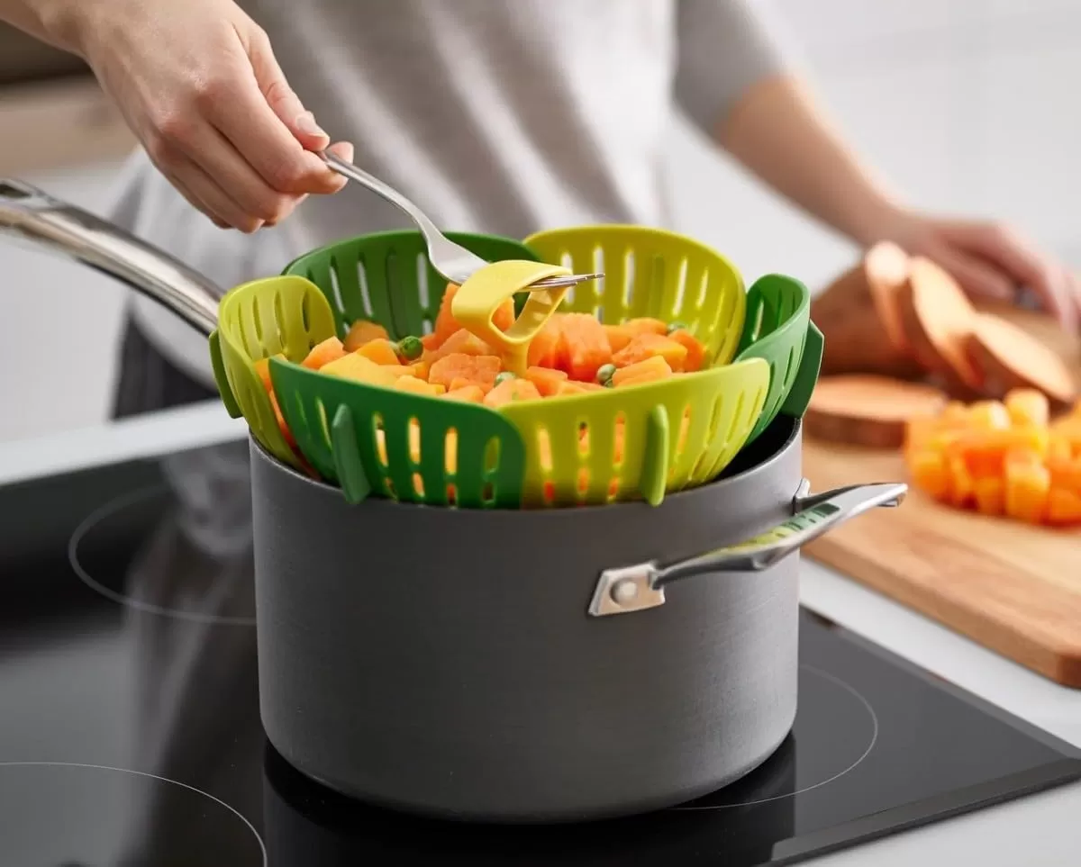 imageJoseph Joseph Bloom Folding Steamer Basket for Vegetables GreenGreen