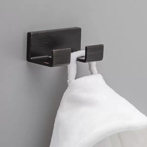 imageDELTA FAUCET 77736SS Vero Towel Hook 400 x 500 x 1200 inches StainlessSpotShield Venetian Bronze