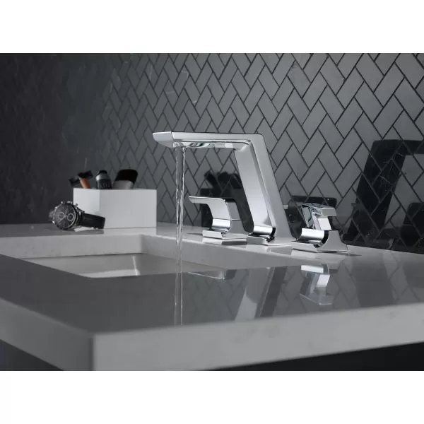 imageDelta Faucet 3599LFPRMPU Pivotal Widespread Chrome