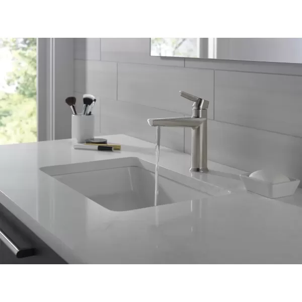 imageDelta Faucet Galeon Single Hole Bathroom Faucet Chrome Bathroom Faucets for Sink 1 Hole Single Handle Bathroom Sink Faucet Diamond Seal Technology Lumicoat Chrome 571PRMPUDSTLumicoat Stainless