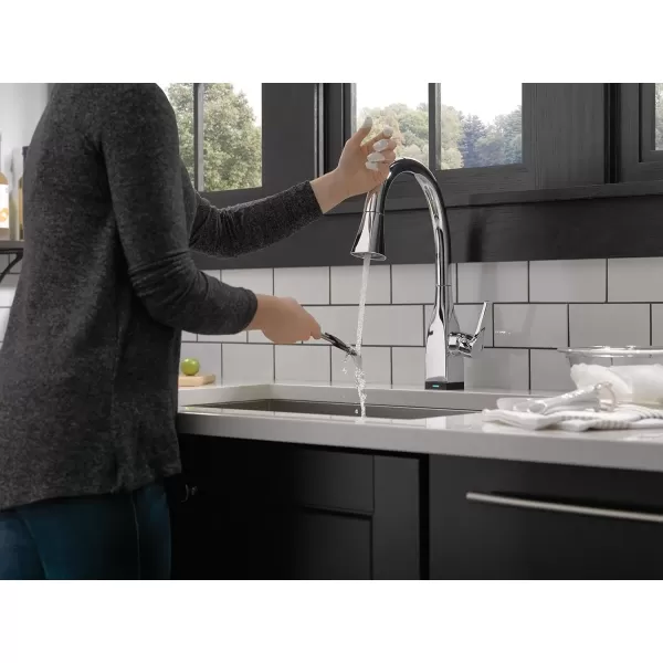 imageDelta Faucet Mateo Touch Kitchen Faucet Brushed Nickel Kitchen Faucets with Pull Down Sprayer Kitchen Sink Faucet Touch Faucet for Kitchen Sink Touch2O Technology Arctic Stainless 9183TARDSTChrome
