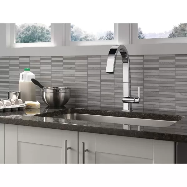 imageDelta Faucet Pivotal Touch Kitchen Faucet Brushed Nickel Kitchen Faucets with Pull Down Sprayer Kitchen Sink Faucet Touch Faucet for Kitchen Sink Touch2O Technology Arctic Stainless 9193TARDSTChrome