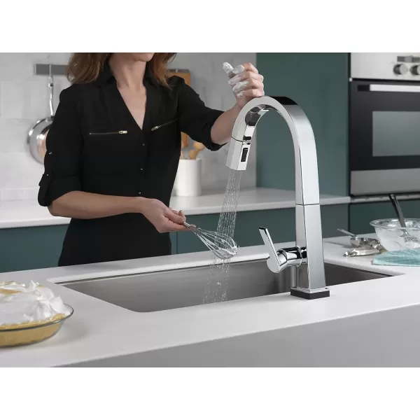 imageDelta Faucet Pivotal Touch Kitchen Faucet Brushed Nickel Kitchen Faucets with Pull Down Sprayer Kitchen Sink Faucet Touch Faucet for Kitchen Sink Touch2O Technology Arctic Stainless 9193TARDSTChrome