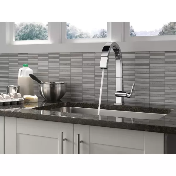 imageDelta Faucet Pivotal Touch Kitchen Faucet Brushed Nickel Kitchen Faucets with Pull Down Sprayer Kitchen Sink Faucet Touch Faucet for Kitchen Sink Touch2O Technology Arctic Stainless 9193TARDSTChrome