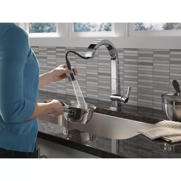 imageDelta Faucet Pivotal Touch Kitchen Faucet Brushed Nickel Kitchen Faucets with Pull Down Sprayer Kitchen Sink Faucet Touch Faucet for Kitchen Sink Touch2O Technology Arctic Stainless 9193TARDSTChrome