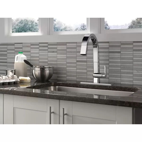 imageDelta Faucet Pivotal Touch Kitchen Faucet Brushed Nickel Kitchen Faucets with Pull Down Sprayer Kitchen Sink Faucet Touch Faucet for Kitchen Sink Touch2O Technology Arctic Stainless 9193TARDSTChrome