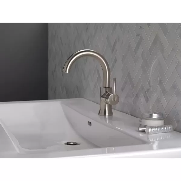 imageDelta Faucet Trinsic Pull Down Bathroom Faucet Bathroom Pull Out Faucet Black Single Hole Bathroom Faucet with Pull Down Sprayer Bathroom Sink Faucet Magnetic Docking Matte Black 559HARBLPDDSTStainless