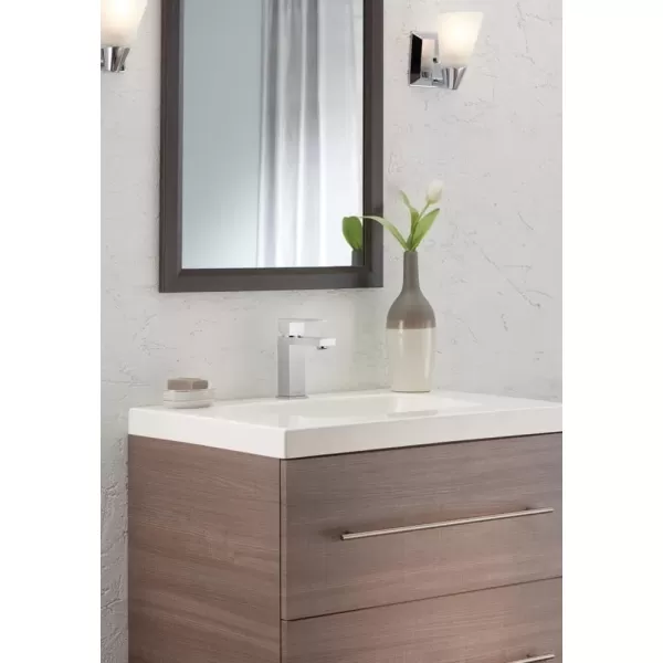 imageDELTA 567LFBLGPMPP Modern Bathroom Faucet 10 GPM Water Flow Matte BlackChrome