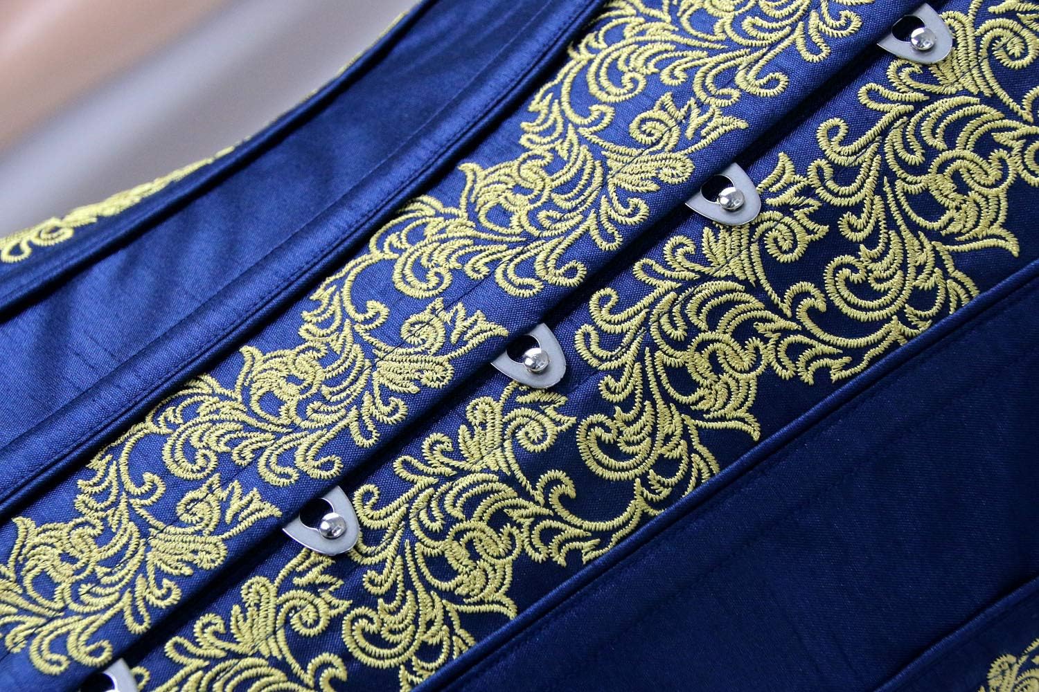 Charmian Womens Gothic Vintage Steel Boned Waist Training Underbust Corset TopCharmian Womens Gothic Vintage Steel Boned Waist Training Underbust Corset Top