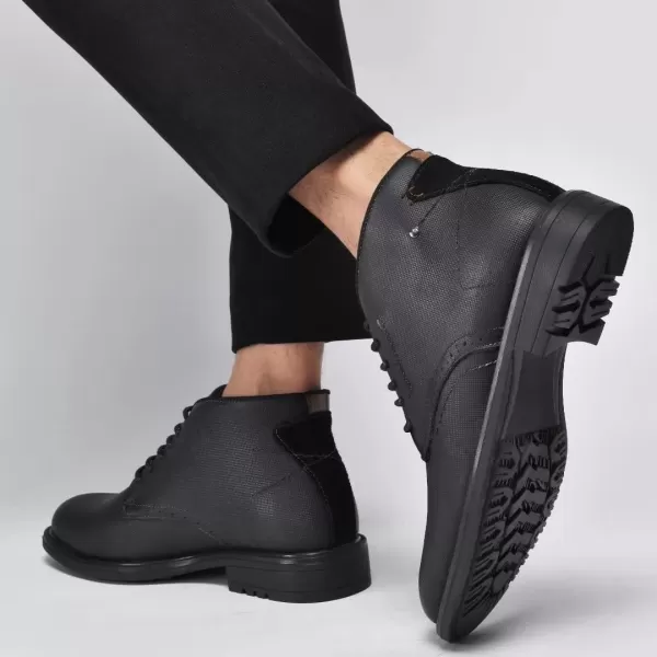 Chukka Boots Fashion and Comfort Casual Oxfords Ankle Lace Up BootSquare Embossing