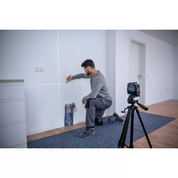 BOSCH GLL50-20GL 65ft Green-Beam Cross-Line Laser with VisiMax Technology, Rechargable Lithium-Ion Battery, Self-Leveling, with Magnetic Mount