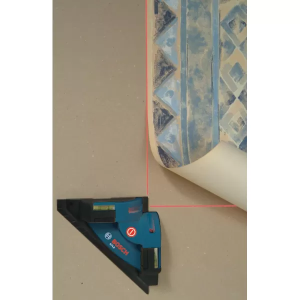 BOSCH GTL3 65 Ft Wall &amp; Floor Covering Laser, Includes 4 AA Batteries, Versatile Steel Positioning Plate, Laser Target, &amp; Pouch
