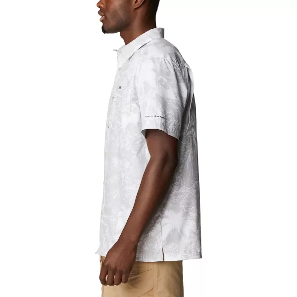 imageColumbia Mens Super Slack Tide Camp ShirtCool Grey Hula Fish Print