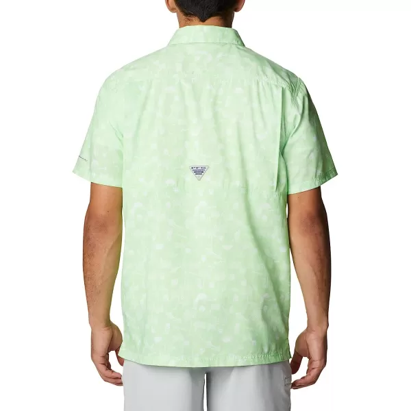 imageColumbia Mens Super Slack Tide Camp ShirtLime Glow Santa Fishin Trip Print