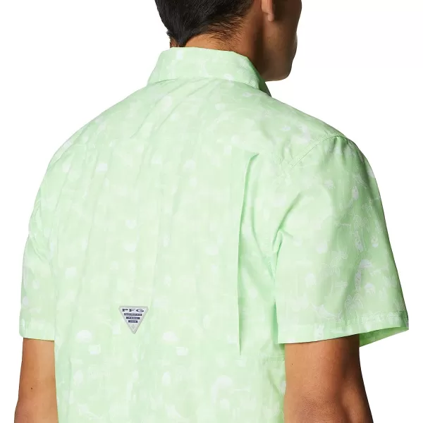 imageColumbia Mens Super Slack Tide Camp ShirtLime Glow Santa Fishin Trip Print