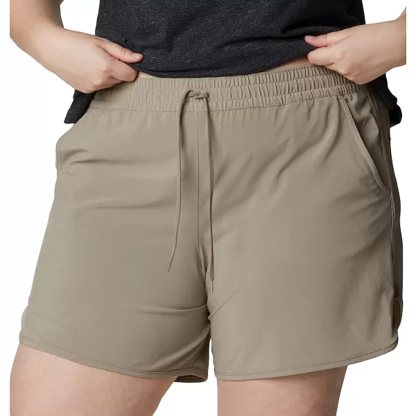 imageColumbia Womens Bogata Bay Stretch ShortTusk