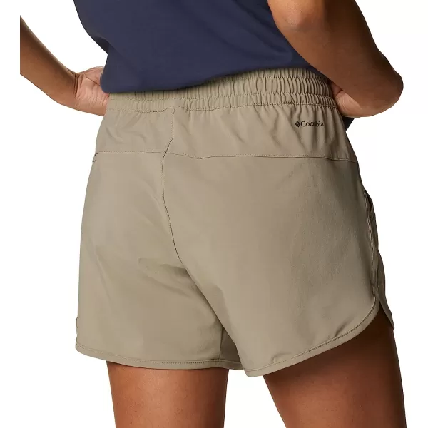 imageColumbia Womens Bogata Bay Stretch ShortTusk