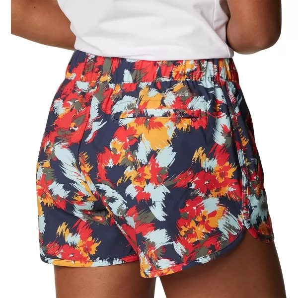 imageColumbia Womens Pleasant Creek Stretch ShortNocturnal Typhoon Blooms Multi