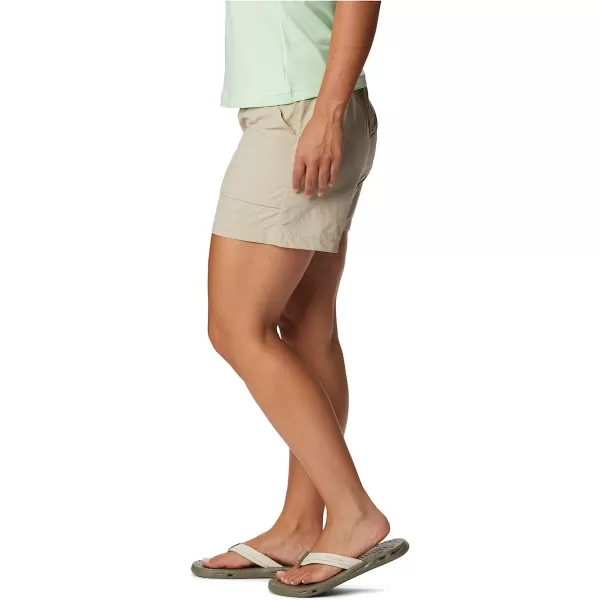 imageColumbia Womens Summerdry Cargo ShortAncient Fossil