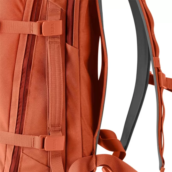 YETI Crossroads Backpack 22L, Black