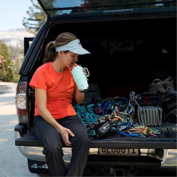 YETI Rambler 25 oz Tumbler with Handle and Straw Lid, Travel Mug Water Tumbler, Vacuum Insulated Cup with Handle, Stainless Steel, Power Pink