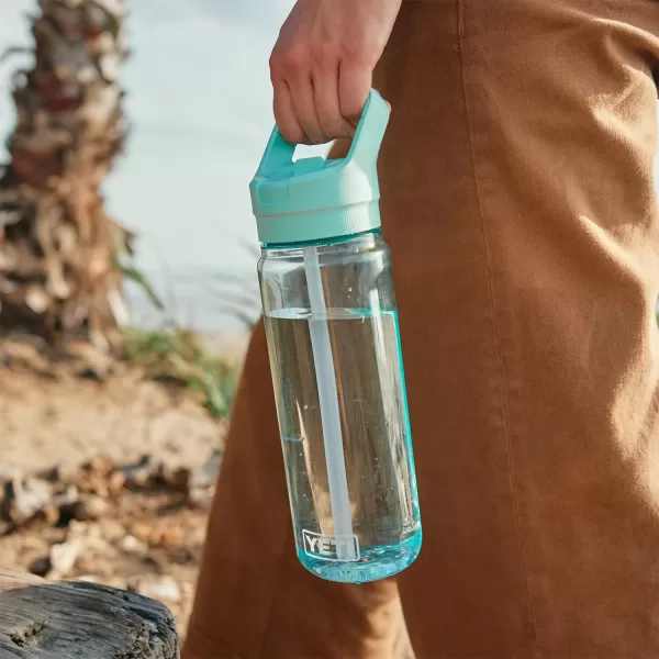 YETI Yonder 600 ml/20 oz Water Bottle with Yonder Straw Cap, Navy