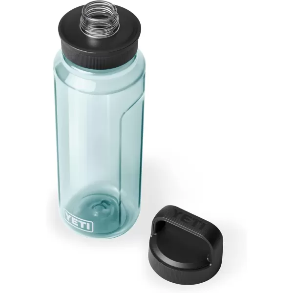 YETI Yonder 750 ml/25 oz Water Bottle with Yonder Chug Cap, Power Pink